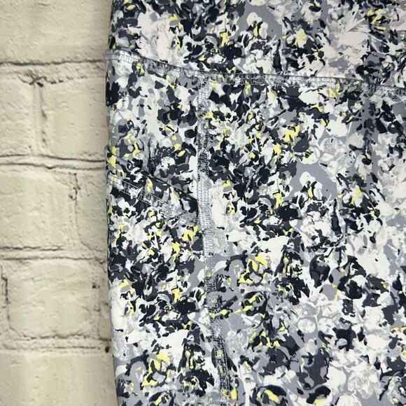 Gaiam Women’s Om Highrise Yoga Capri size xs New with tags Cell Pocket - Picture 4 of 7